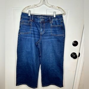 M Jeans by Maurices mid rise wide leg capri